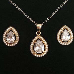 Gold Plated Pear Shaped Jewelry Set